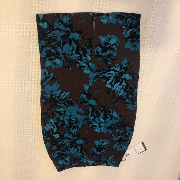 Beautiful floral skirt - Picture 7 of 10